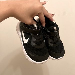 Toddler Nike Revolution Sneakers 8C